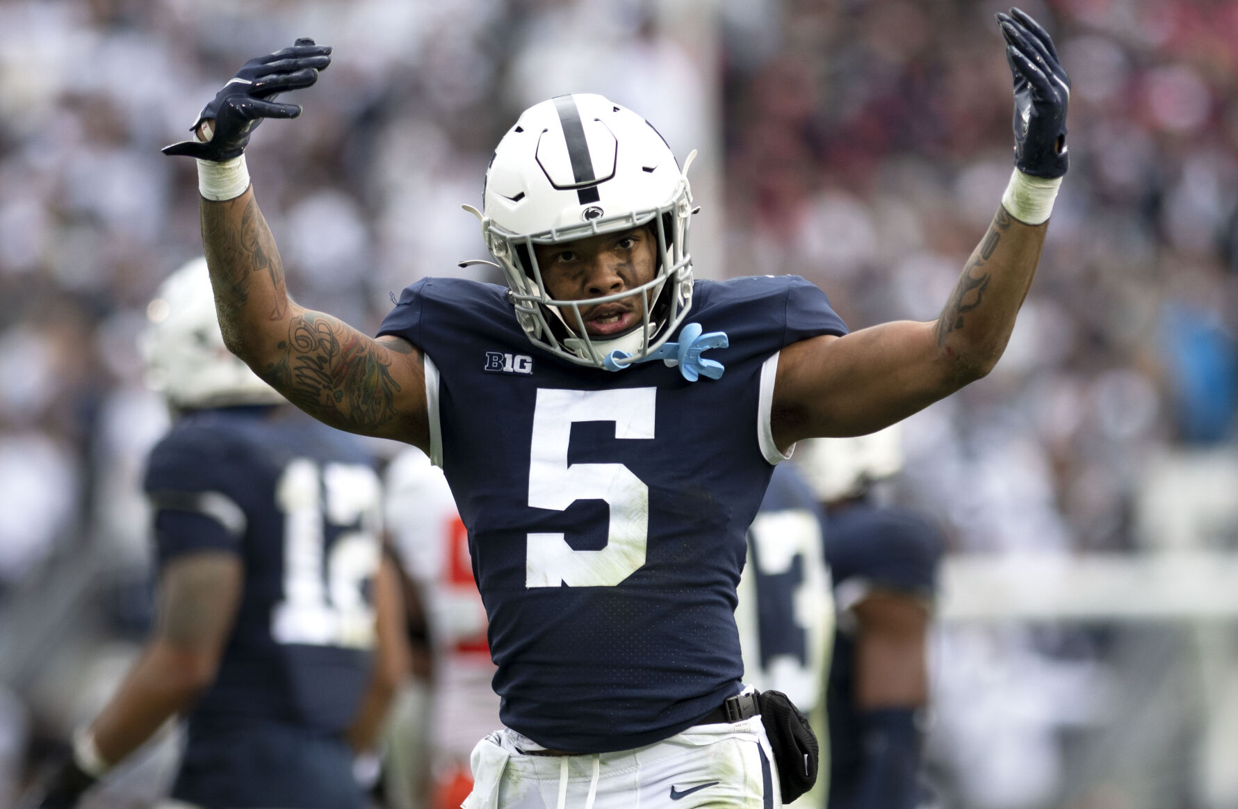 Penn State football vs. Illinois, Castro-Fields (5)